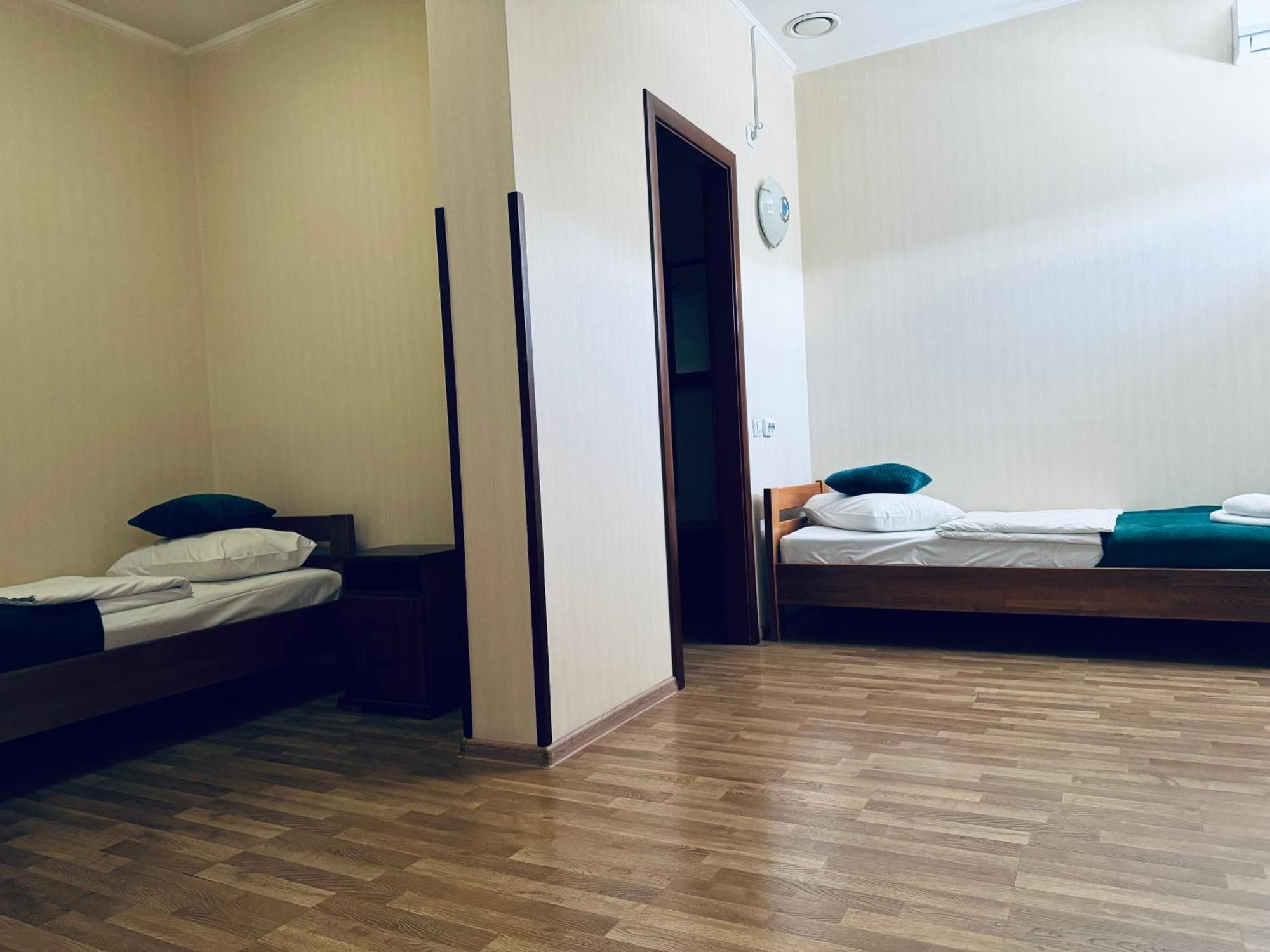Etna Hotel Lviv Extérieur photo