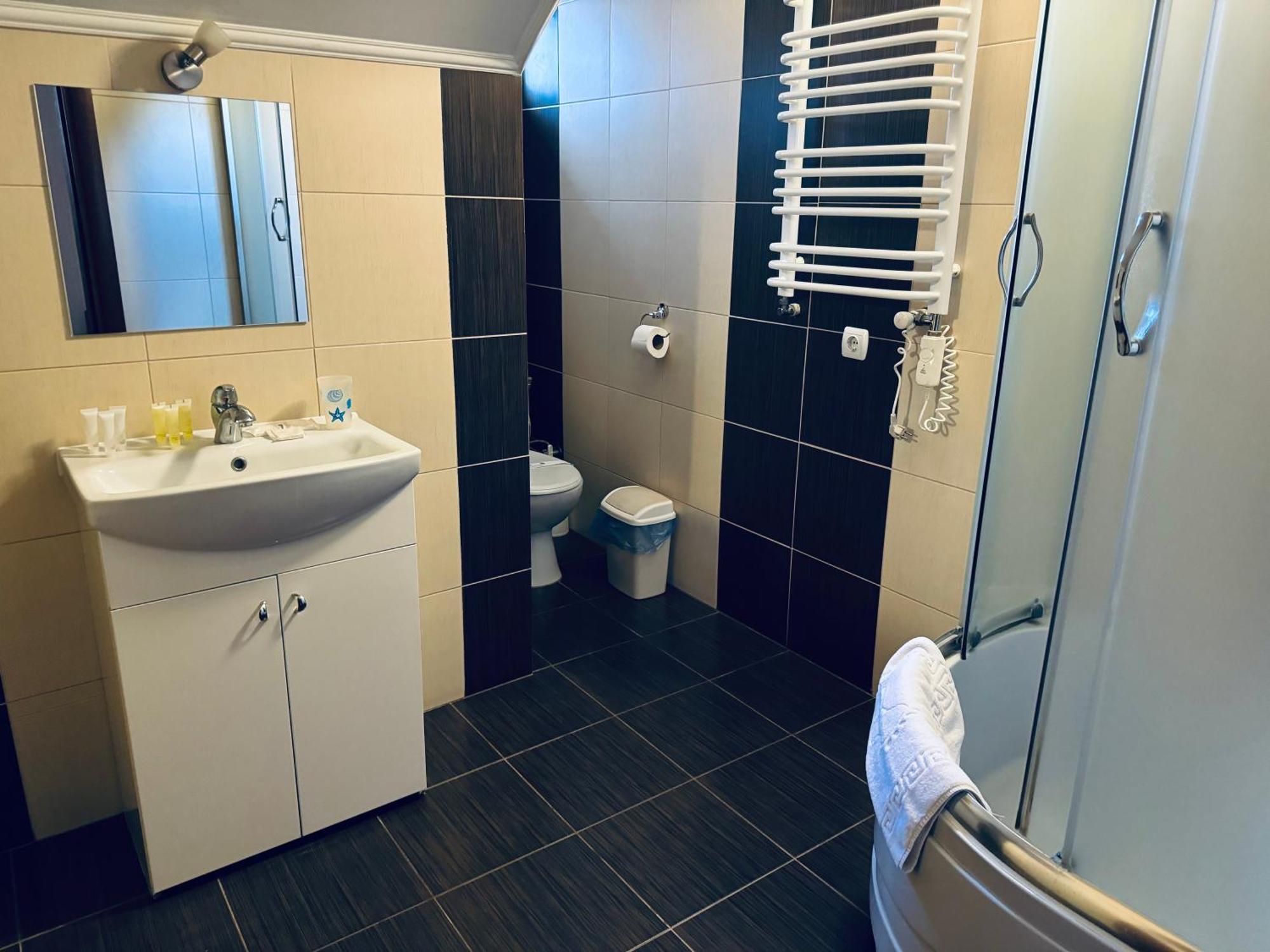 Etna Hotel Lviv Extérieur photo
