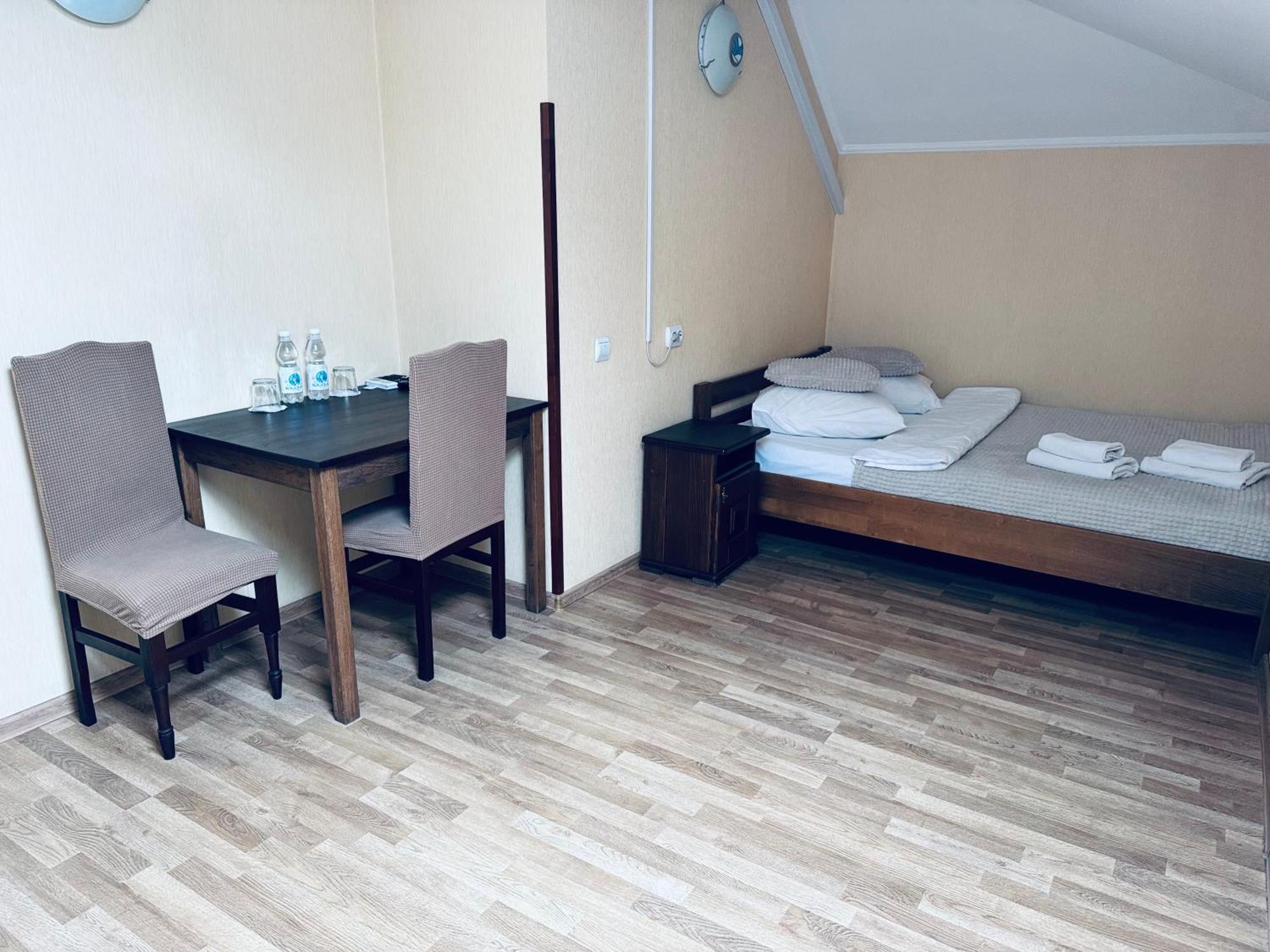 Etna Hotel Lviv Extérieur photo