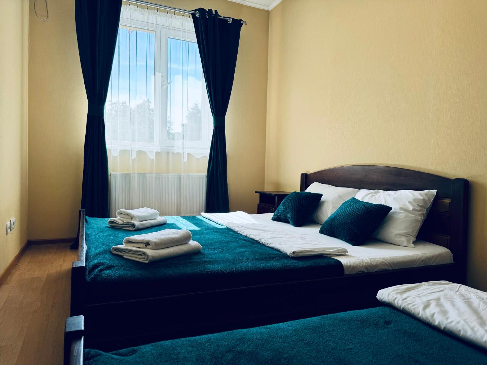 Etna Hotel Lviv Extérieur photo